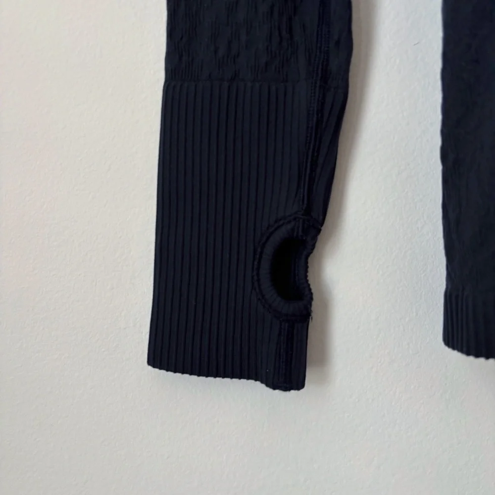 Lululemon Rest Less Pullover Top Sz 4 Black Animal Print - Picture 5 of 9